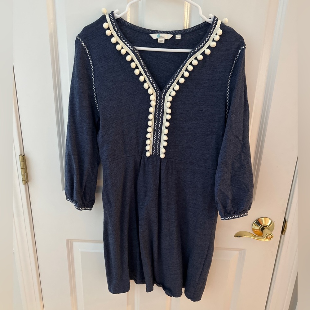 Boden
Pom trim Jersey v neck dress
Size 6
31” long